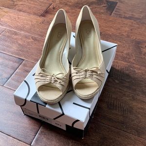 LOFT Beige Joey Peep Toe Espadrille Heeled Wedge Size 6.5